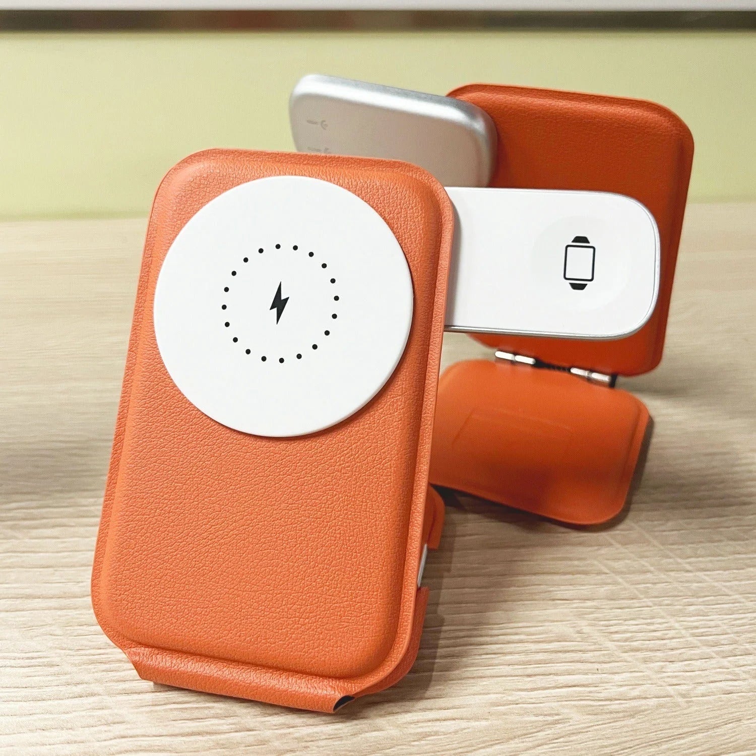 3 - in - 1 Wireless Charging Station - Multi - Device Fast Charger - BeyoutifulSpot®